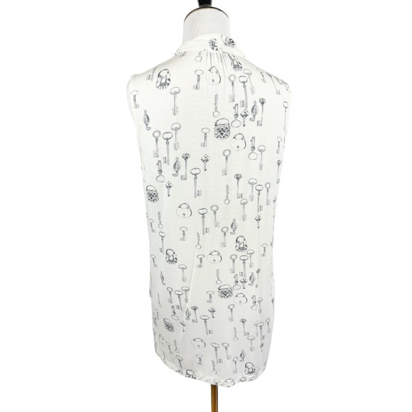 Cabi Keys Please Blouse Ivory Neck Tie Locks Size Medium - Picture 5 of 10